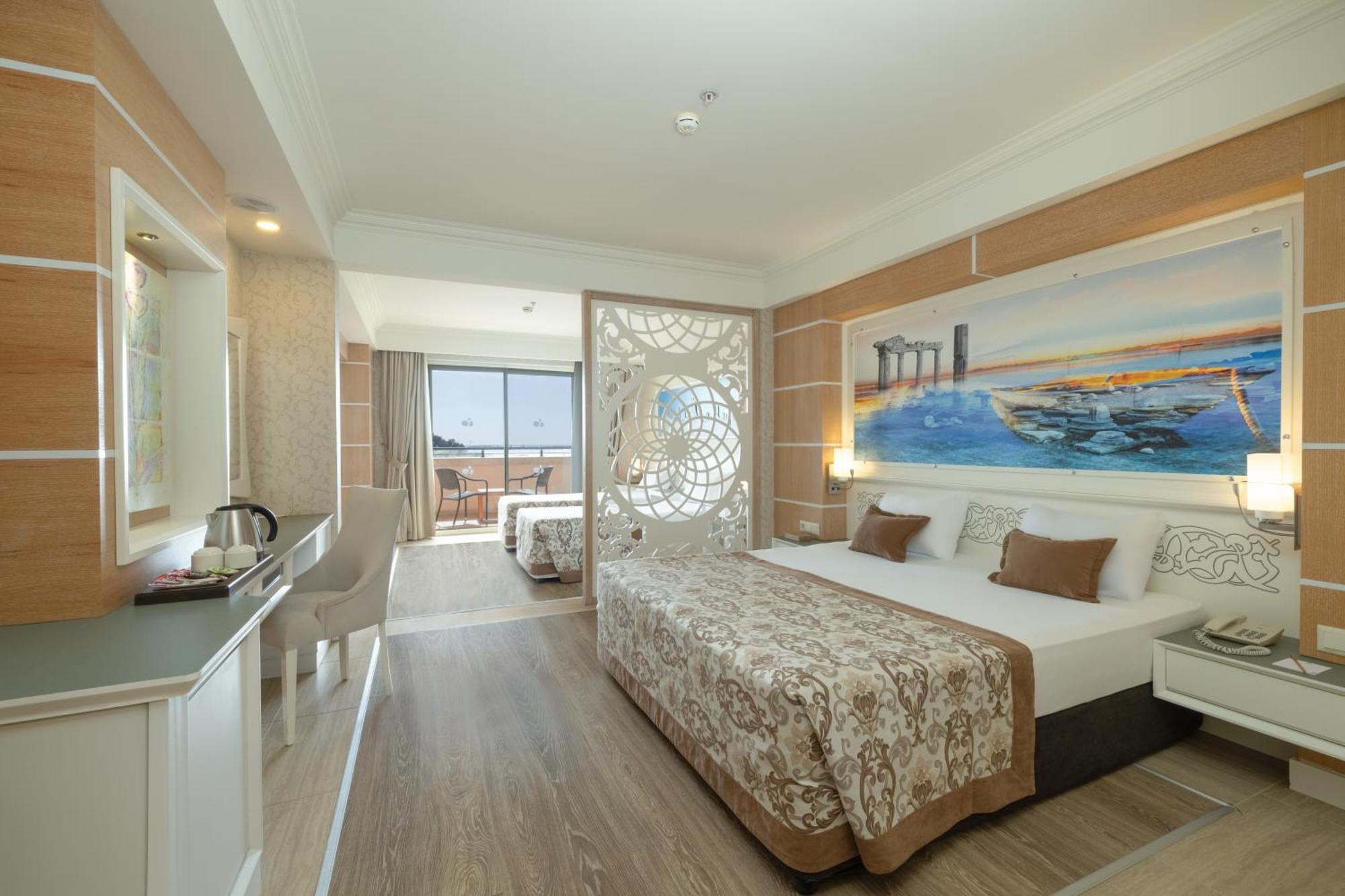 Crystal Sunset Luxury Resort & Spa Side Exterior foto